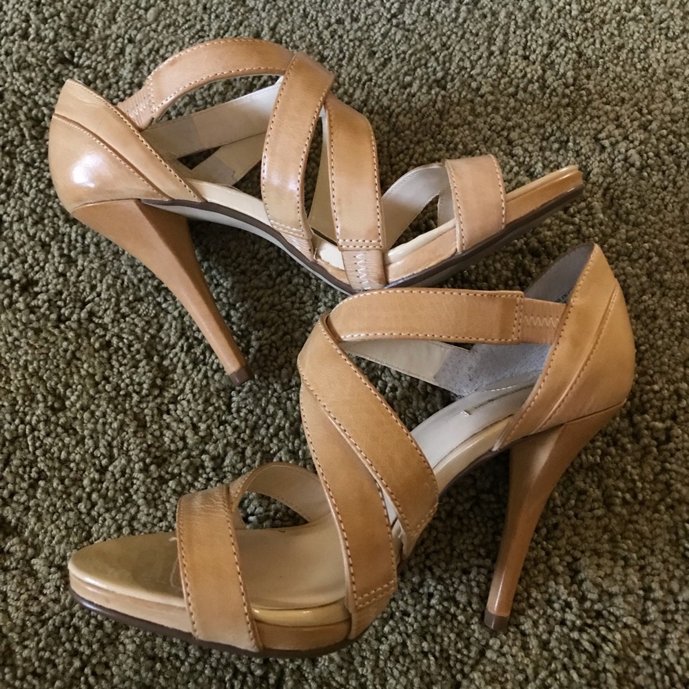 Max Studio heels - Picture 3 of 7